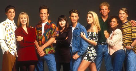  Beverly Hills, 90210 – Seks, Plotki i Dramaty Młodzieży w Słonecznym Beverly Hills!