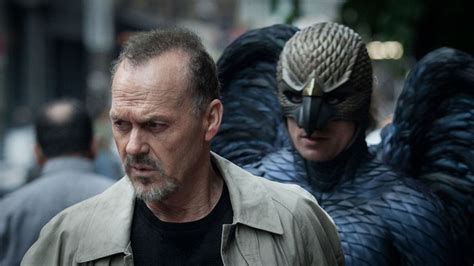 Birdman: Or (The Unexpected Virtue of Ignorance) - Czy to surrealistyczny spektakl czy osobisty kryzys bohatera?